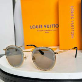 Picture of Louis Vuitton Sunglasses _SKUfw77710108fw